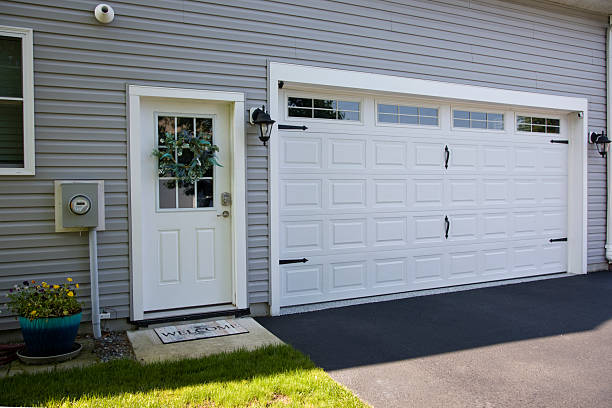 24/7 Emergency Garage Door Roller Replacement experts in Center, TX